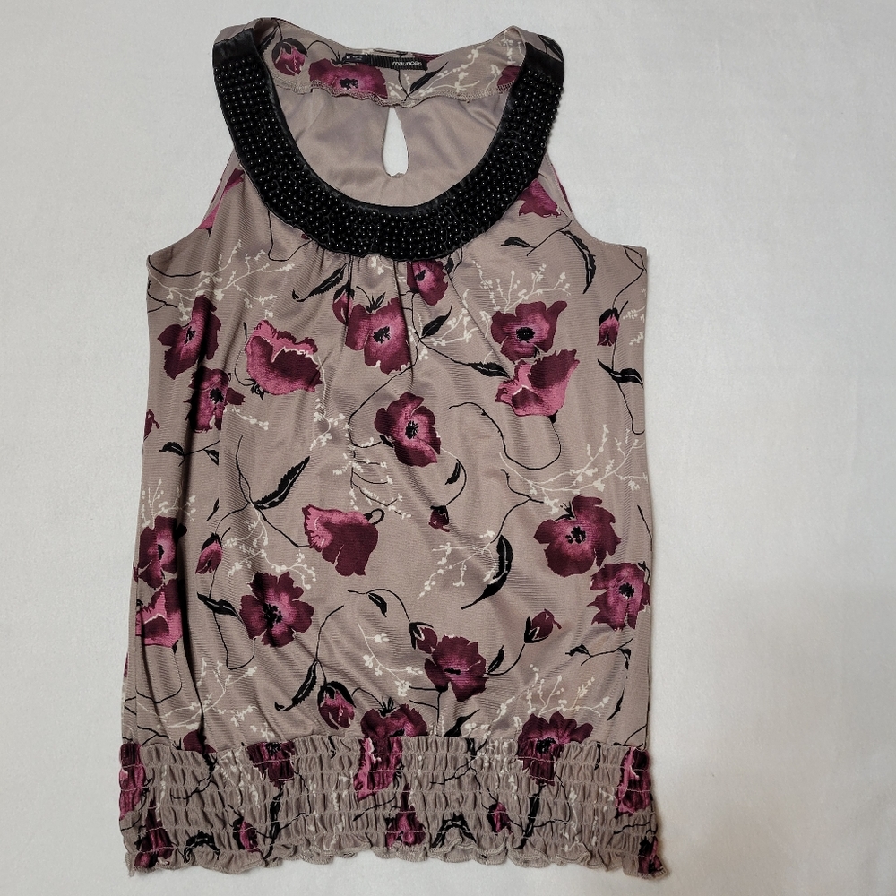 Sleeveless floral with bearded neck top